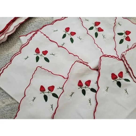 Vtg NEW "Strawberry" Embroidered Madeira Linen Set, 1 Table Runner, 8x Napkins a - Picture 8 of 12